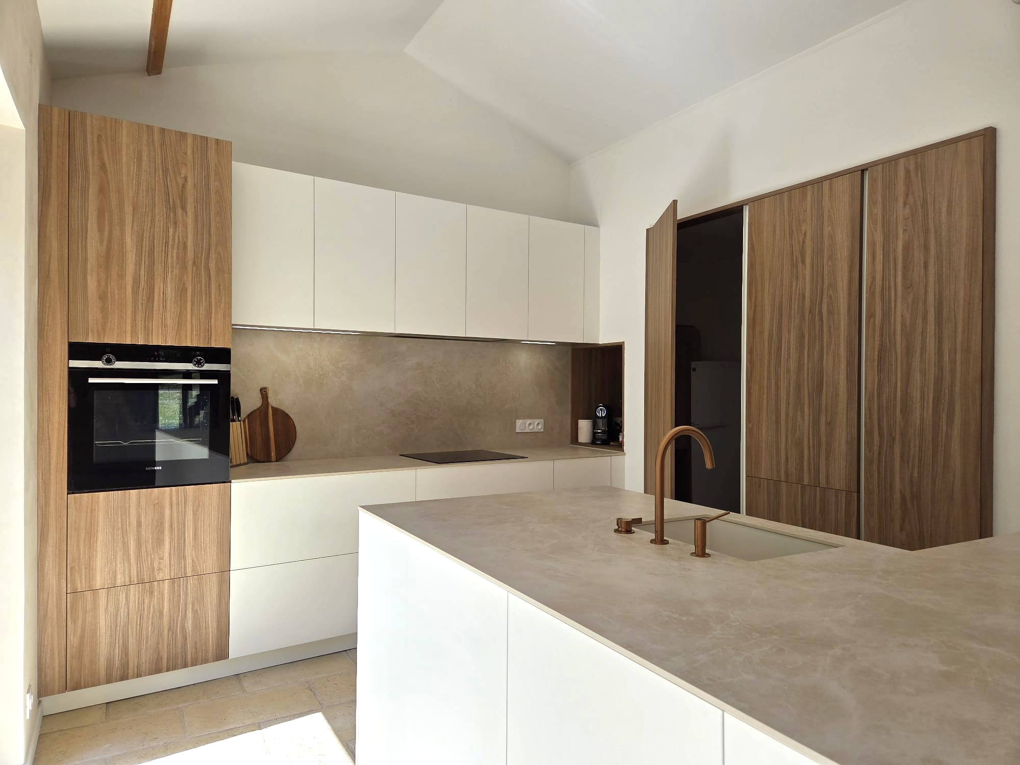 Cuisine aménagée haut de gamme agencement cuisine realisation hestia agencement