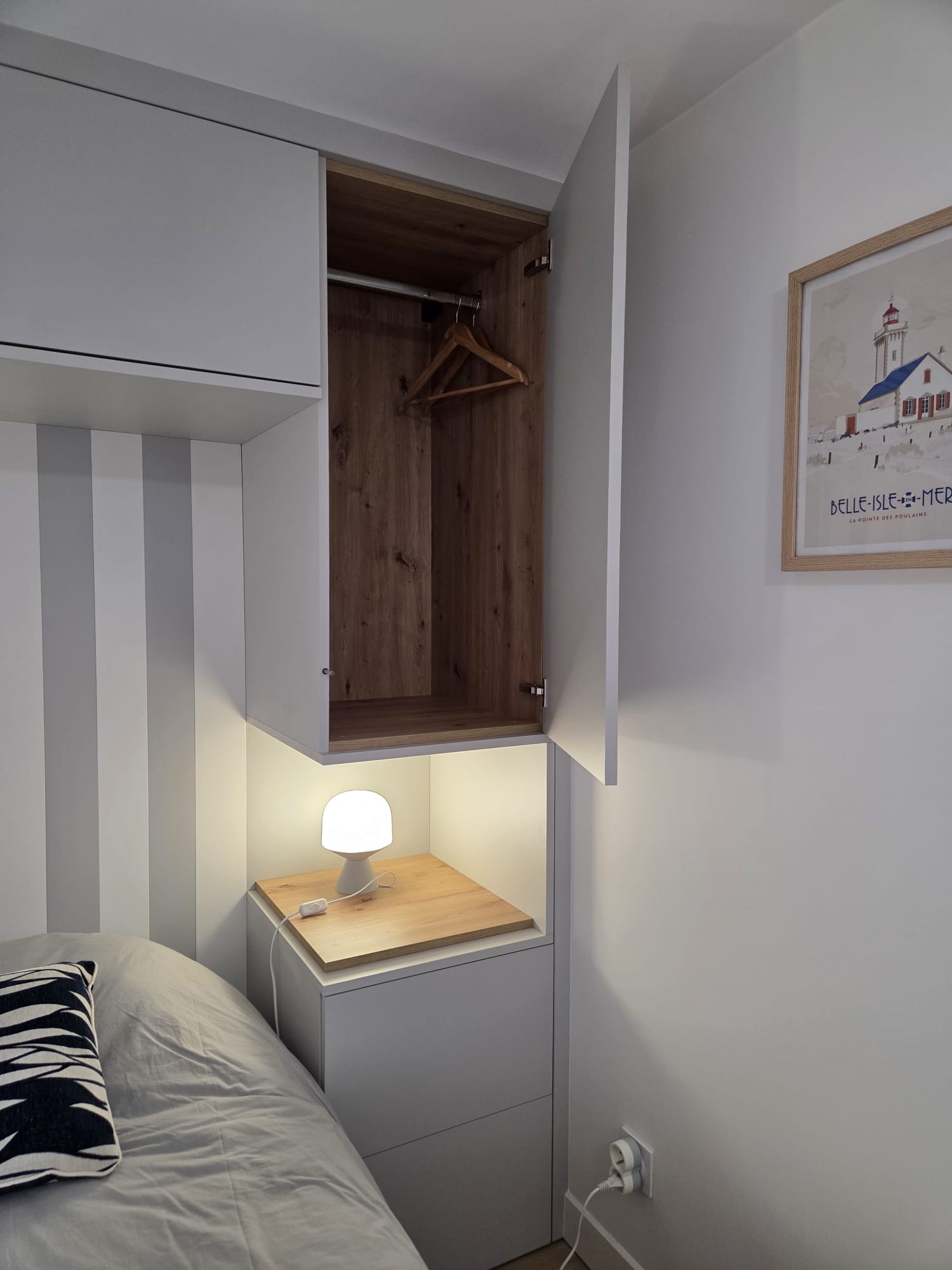 Agencement chambre d'amis. Dressing